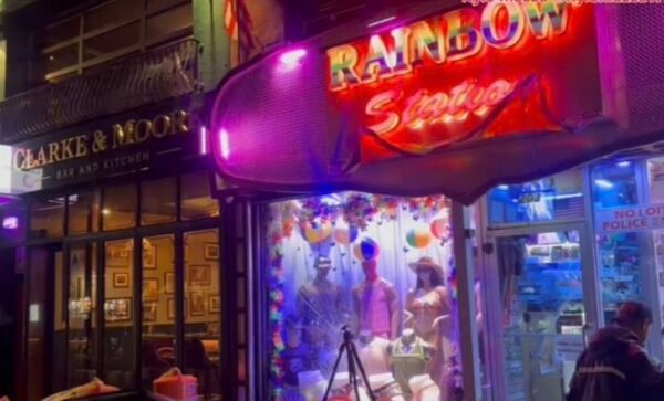Manhattan assault: Man reportedly dies near sex shop — video