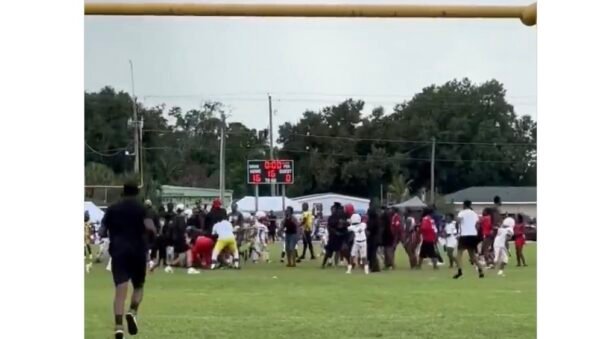 Florida football brawl: Adults reportedly involved — video