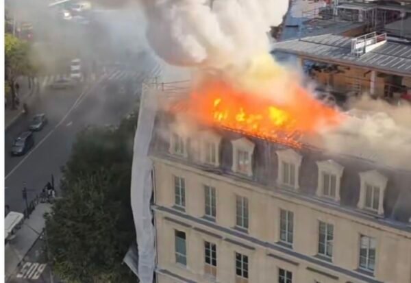 Brand in Paris: Feuer nahe dem Bahnhof Austerlitz