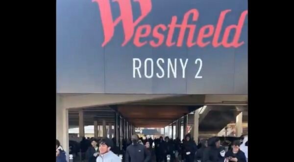 Pillages signalés au centre commercial Westfield Rosny 2, en Seine-Saint-Denis, en France (Vidéo)