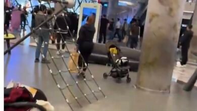 Türkiye’deki İstinyePark’ta İsrail ve Türk Vatandaşı Kadının Etrafı Aktivistlerce Sarıldı (Video)