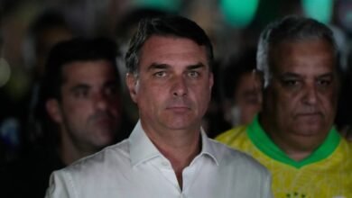 Flávio Bolsonaro Reportedly Leaves Brazil for United States After Election Defeat