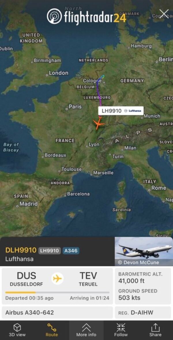 El Airbus A340-600 del último vuelo comercial de Lufthansa con este modelo se dirige a España para su almacenamiento