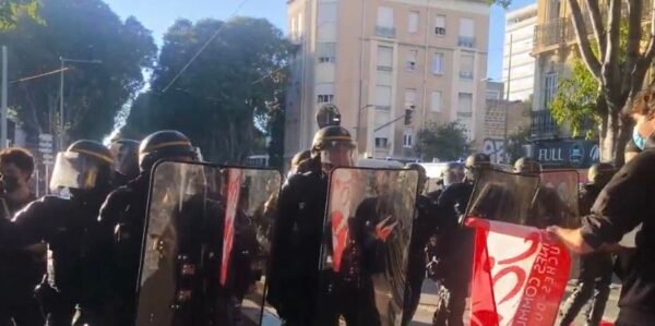 Des affrontements signalés entre manifestants et policiers à Marseille, en France – vidéo 1 Des affrontements signalés entre manifestants et policiers à Marseille, en France – vidéo