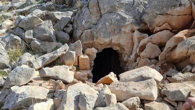 بالصور: العثور على نفق في جبيل والجيش يتابع ملابسات حفره 2 بالصور: العثور على نفق في جبيل والجيش يتابع ملابسات حفره