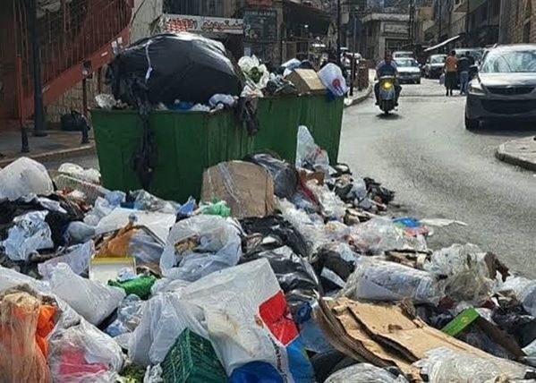 مطمر مقفل وحلول مؤجلة.. ماذا تحمل زيارة بلدية طرابلس إلى السراي؟