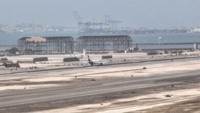طائرة على المدرج في مطار عدن في 21 أكتوبر/تشرين الأول 2026