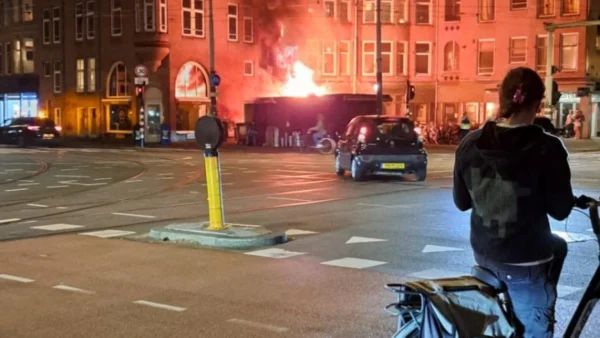 Brand bij bloemenstal op de Amstelveenseweg