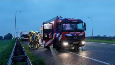 Brand in bekabeling van werkbus op A7, lange files op rijksweg 5 Brand in bekabeling van werkbus op A7, lange files op rijksweg
