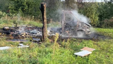 Dostali wezwanie do pożaru kampera. W lesie znaleźli ciało właścicielki