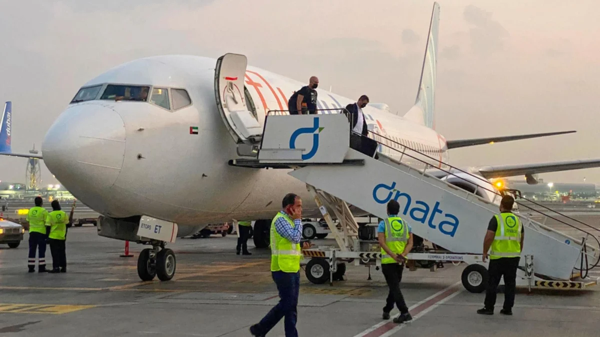 副操縦士が機長刺し「墜落図った」か イスラエル行きフライドバイ機、サウジに緊急着陸 | 李靖棠（リ・セイタン） | ニュース
