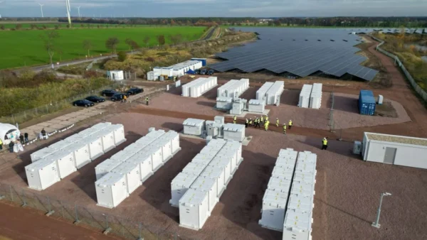 Energiewende: Boom bei Batteriespeichern: Antrags-„Tsunami“ bei Mitnetz