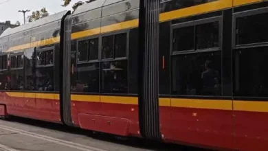 Groźny wypadek na Retkini. Zatrzymanie tramwajów i paraliż komunikacyjny 4 Groźny wypadek na Retkini. Zatrzymanie tramwajów i paraliż komunikacyjny