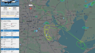 United Boeing 777 Returns to Houston Airport After Texas Air Show Appearance