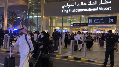 إخلاء مطار الرياض.. شهود يتحدثون عن إخراج أشخاص من مطار الملك خالد