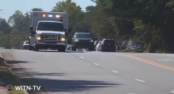 Video: Two sheriff’s deputies shot in Lenoir County, North Carolina; suspect contained inside home