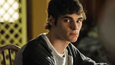 RJ Mitte death claim circulates online; confirmation pending