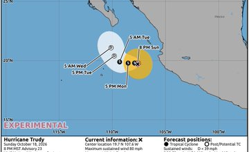 Hurricane Trudy Weakens to Category 1 off Mexico With 130 km/h Winds 3 Hurricane Trudy Weakens to Category 1 off Mexico With 130 km/h Winds