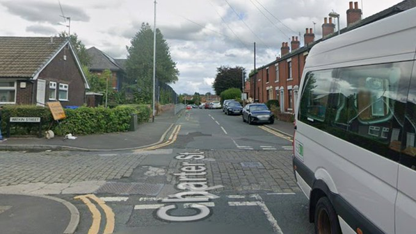 La police recherche une femme à Rochdale, en Angleterre, après la découverte de tissus présumés humains 1 La police recherche une femme à Rochdale, en Angleterre, après la découverte de tissus présumés humains