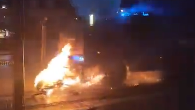 مدرعة سنتور تابعة للدرك تزيل متراسًا مشتعلًا في بوردو بفرنسا - فيديو 5 مدرعة سنتور تابعة للدرك تزيل متراسًا مشتعلًا في بوردو بفرنسا - فيديو