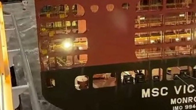 Mein Schiff 3 Cruise Cancelled After Collision With Two Container Ships in Bremerhaven, Germany - Video