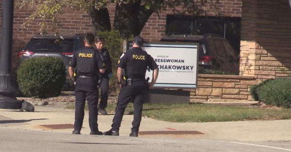 Matthew Unglesbee of Quincy, Illinois, Charged Over White-Powder Letters Sent to Congress 1 Matthew Unglesbee of Quincy, Illinois, Charged Over White-Powder Letters Sent to Congress