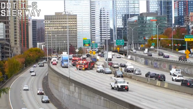 I-5 Southbound Crash Blocks HOV Lane in Seattle, Washington; Backups Reach Two Miles