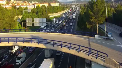 Un vehículo averiado provoca retenciones en la A-2 en Pallejà, España 3 Un vehículo averiado provoca retenciones en la A-2 en Pallejà, España