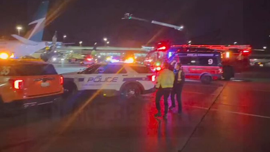 WestJet-Boeing soll am Flughafen Toronto Pearson in Kanada mit Catering-Lkw kollidiert sein – Video 2 WestJet-Boeing soll am Flughafen Toronto Pearson in Kanada mit Catering-Lkw kollidiert sein – Video