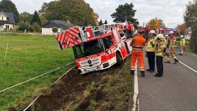 Feuerwehrunfall in Bergisch Gladbach: Bergung behindert Verkehr 3 Feuerwehrunfall in Bergisch Gladbach: Bergung behindert Verkehr