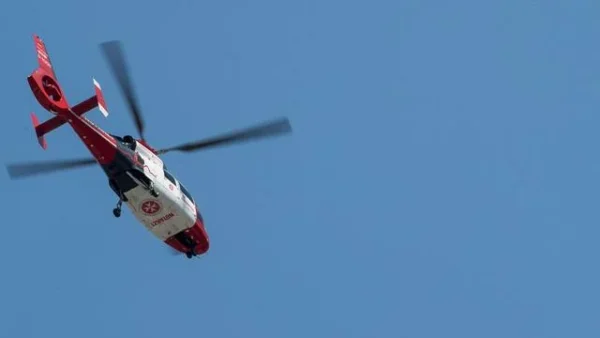 In Metallbüchse angezündet: Mann bringt Schwarzpulver zu Explosion – schwere Verletzung