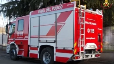 Incendio nella notte in via Pontinia, due auto coinvolte