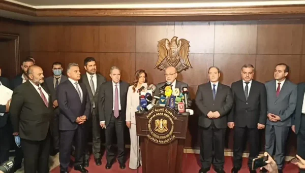 رواتبهم توقفت.. ما هي وظائفهم؟
