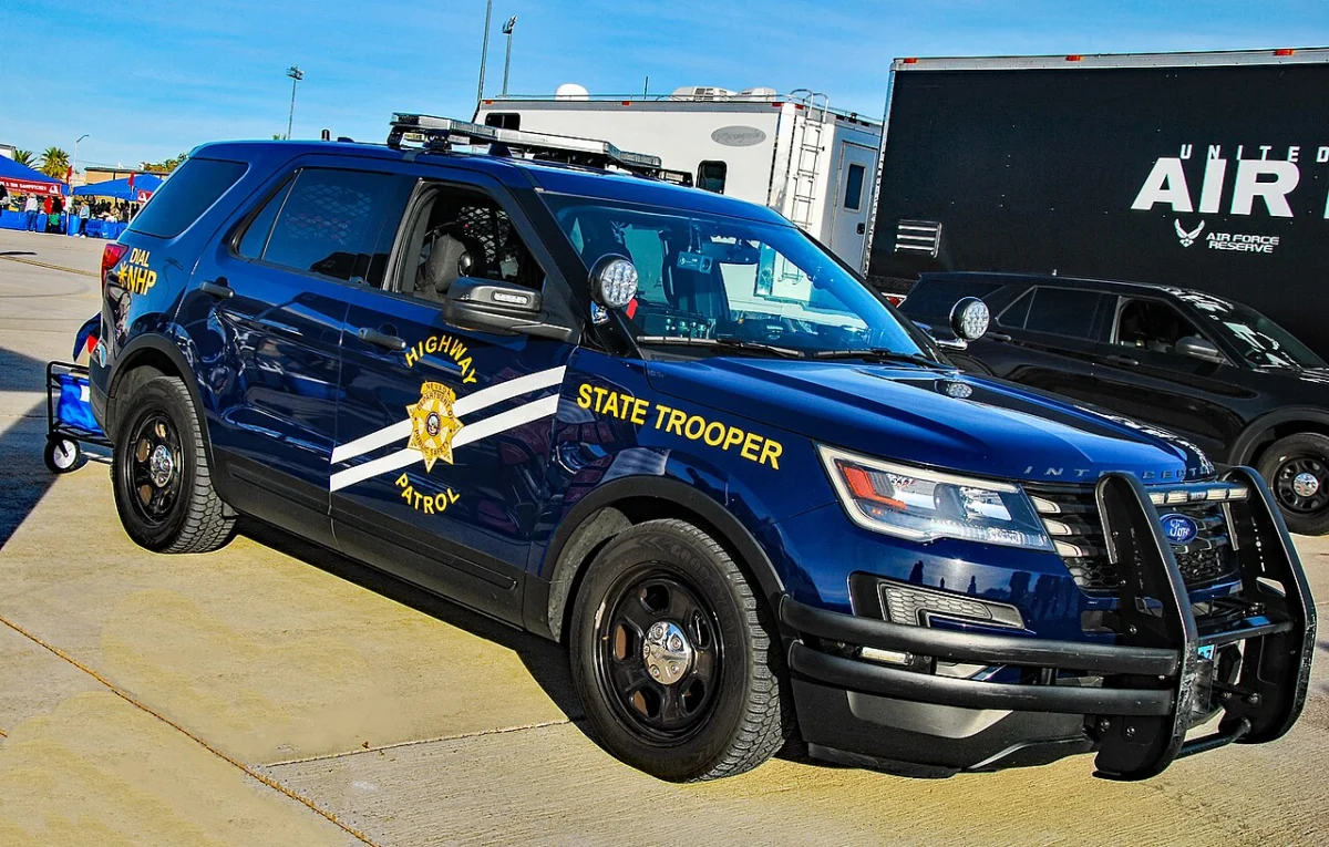 Immagine di repertorio: Nevada Department of Public Safety Highway Patrol State Trooper — CC BY-SA 4.0