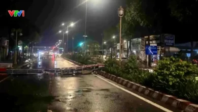 Łuk zawalił się w Ho Chi Minh City podczas ulewnego deszczu. 6 Łuk zawalił się w Ho Chi Minh City podczas ulewnego deszczu.