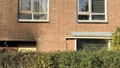 Opnieuw explosie bij dezelfde woning, voordeur en voertuigen beschadigd