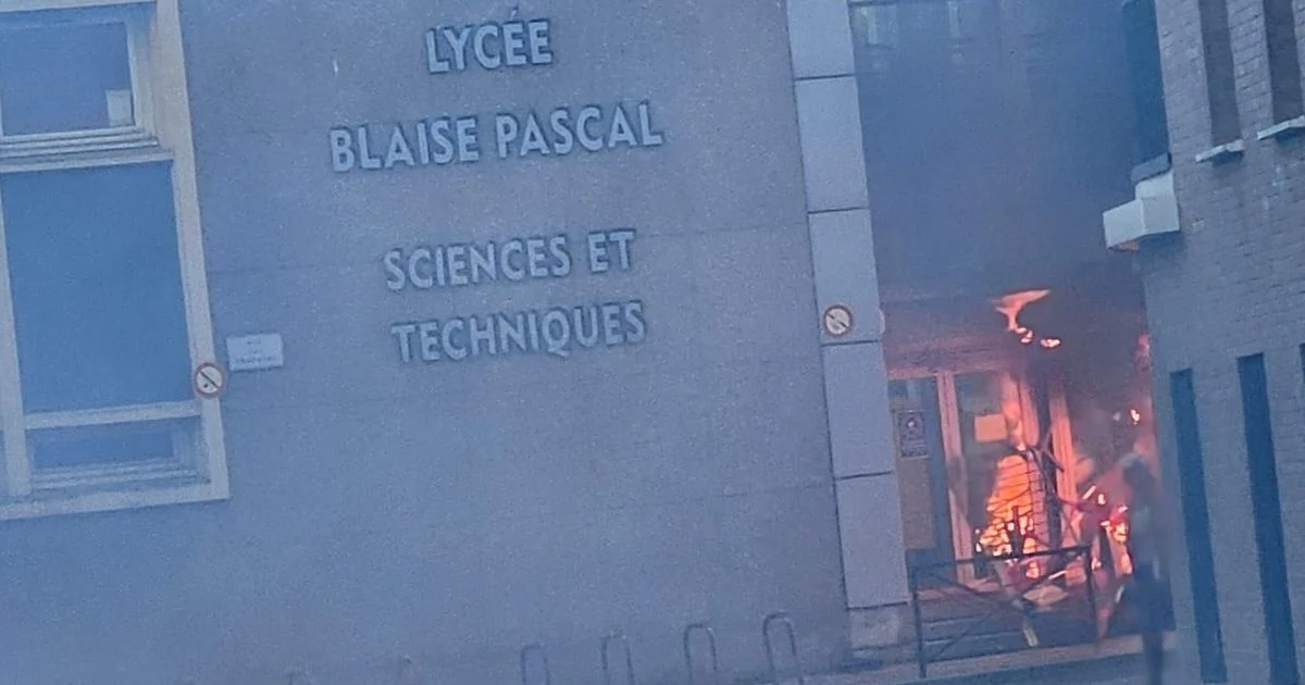 Plusieurs lycées de la Seine-Maritime et de l'Eure bloqués, un incendie dans le lycée Blaise Pascal à Rouen