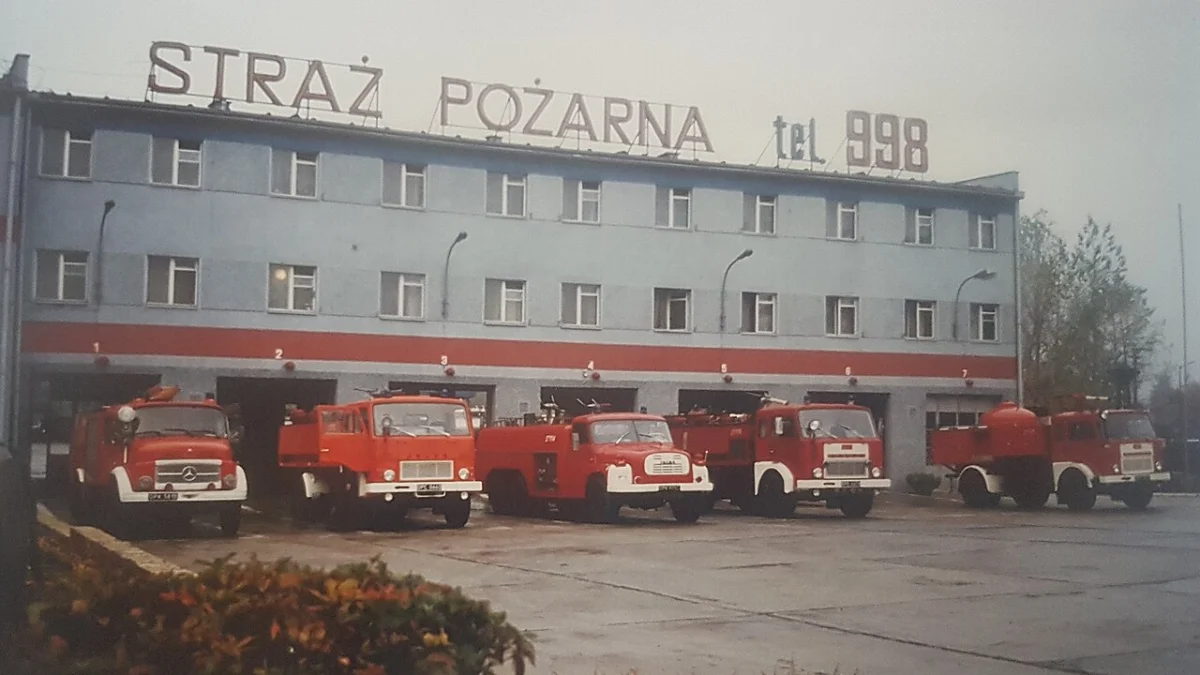 Pożar w miejskim autobusie. Szybka akcja strażaków 1 Pożar w miejskim autobusie. Szybka akcja strażaków