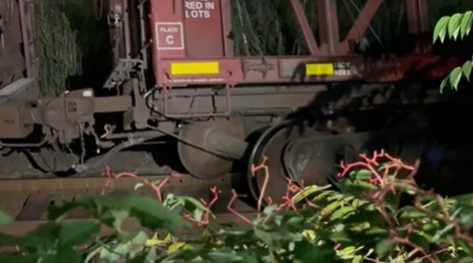 Train derails Jersey