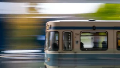 Unfall - Seniorin stürzt rückwärts ins U-Bahn-Gleis - Bayern